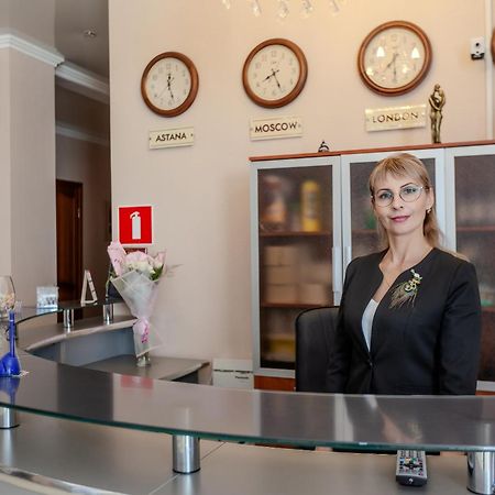 Respect Hotel Pavlodar Buitenkant foto