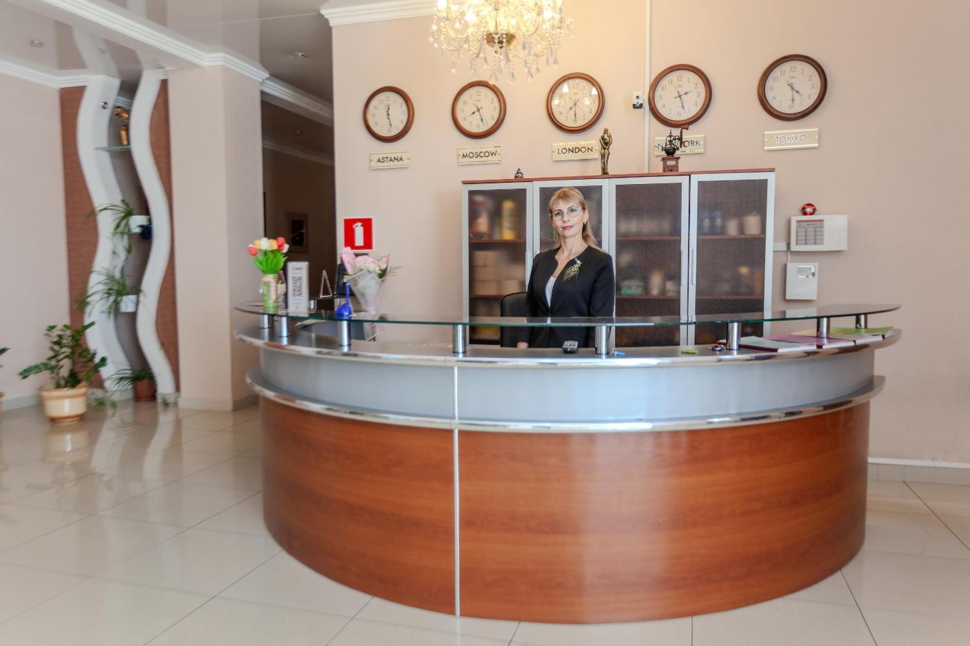 Respect Hotel Pavlodar Buitenkant foto