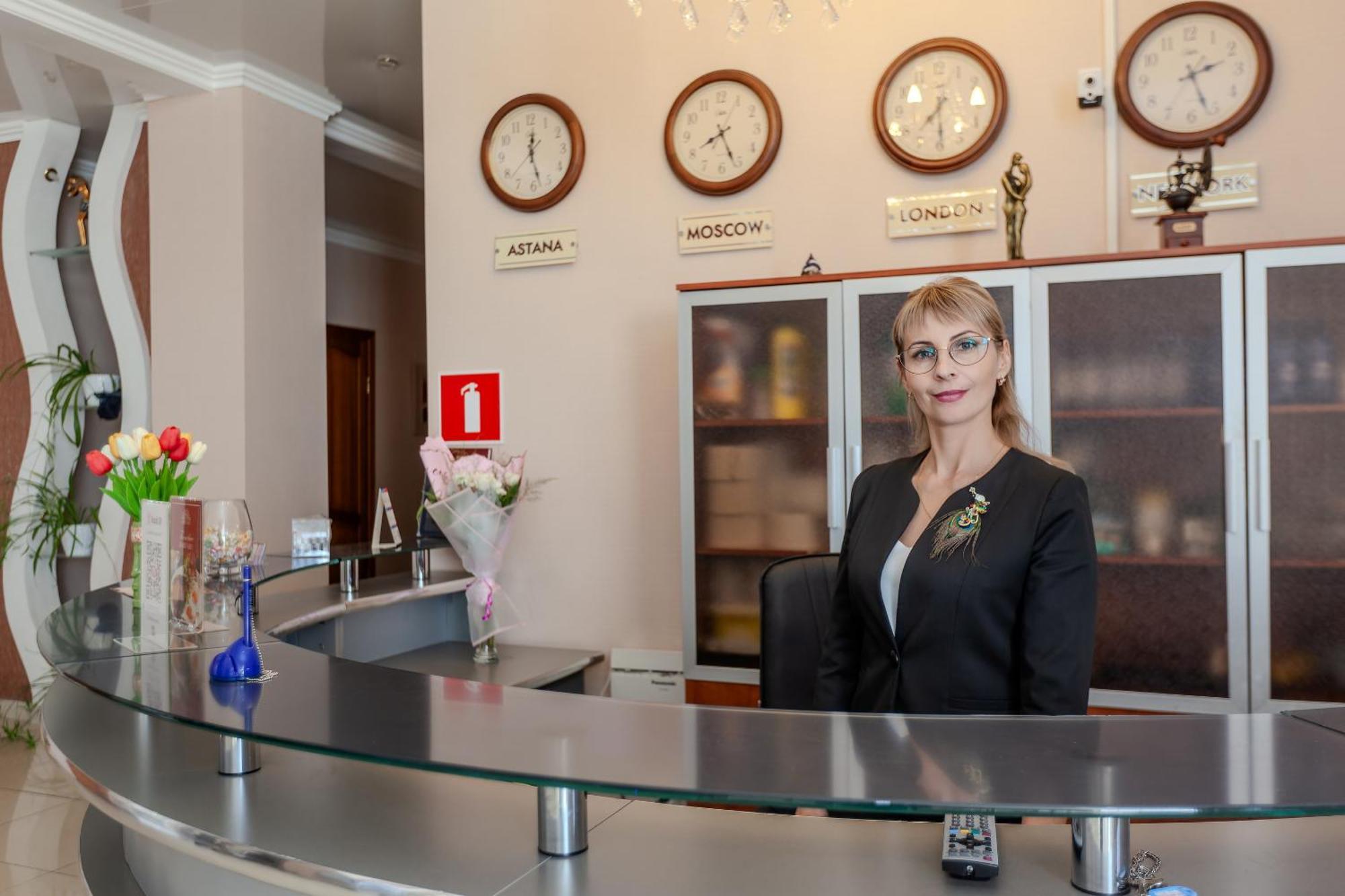 Respect Hotel Pavlodar Buitenkant foto