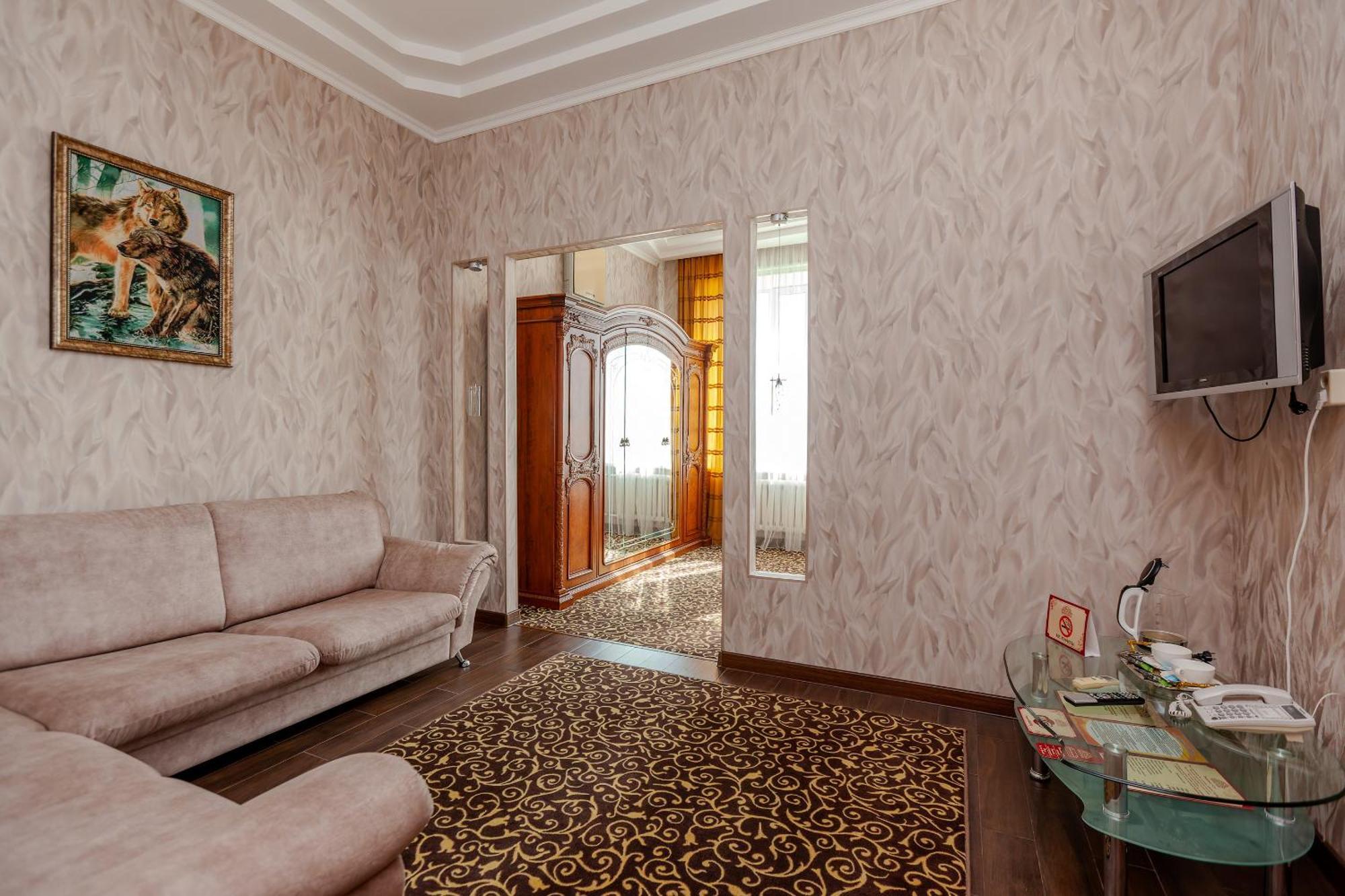 Respect Hotel Pavlodar Buitenkant foto