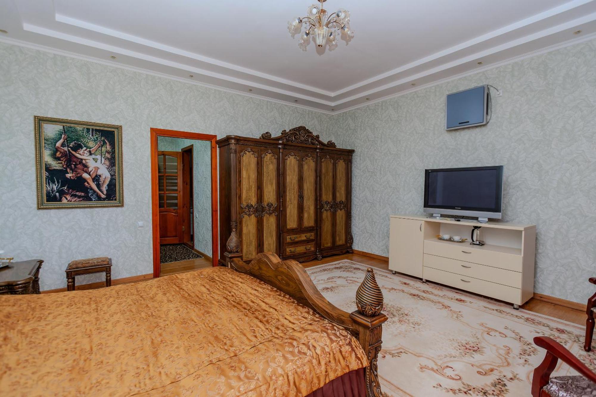 Respect Hotel Pavlodar Buitenkant foto