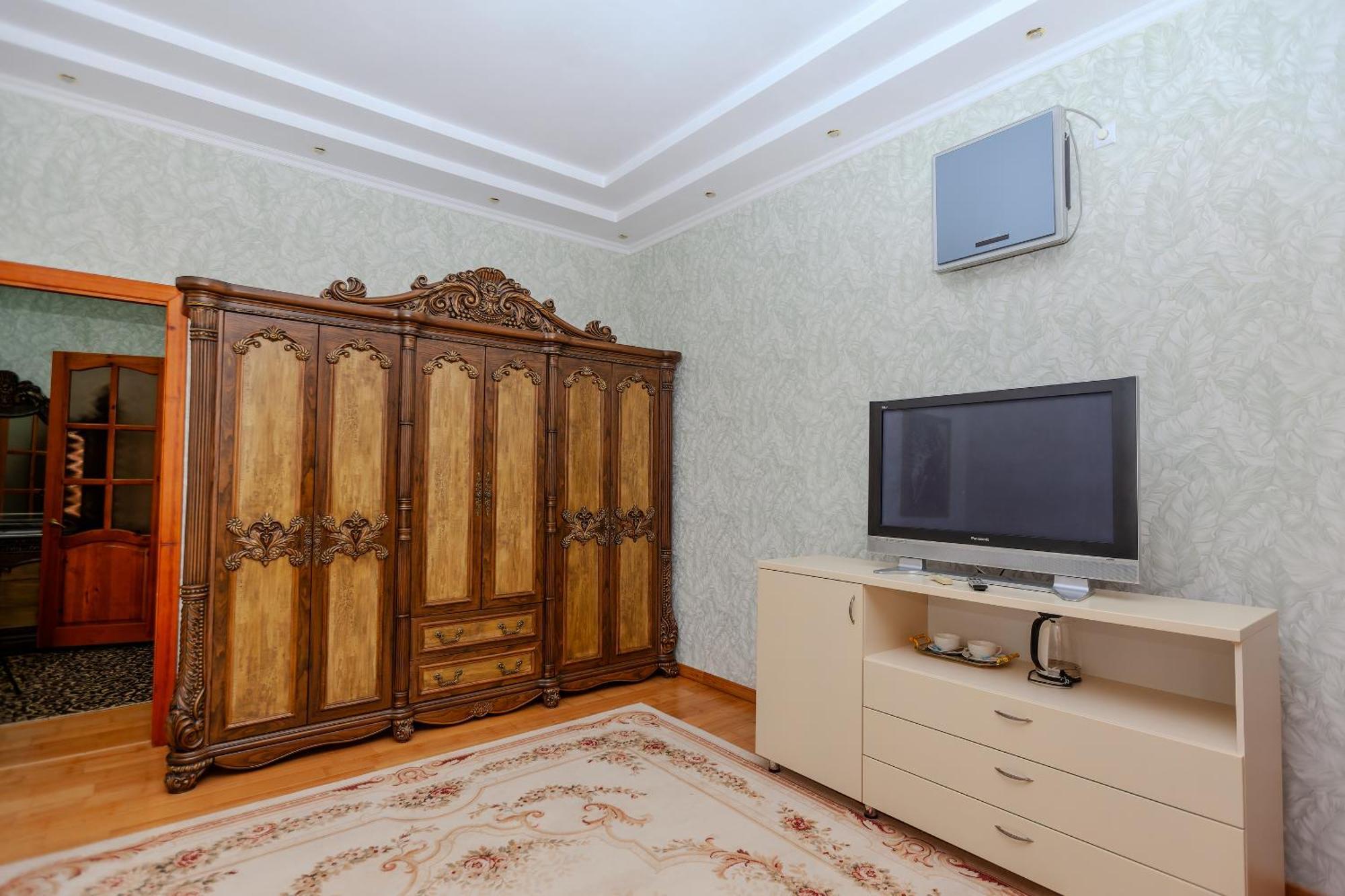 Respect Hotel Pavlodar Buitenkant foto