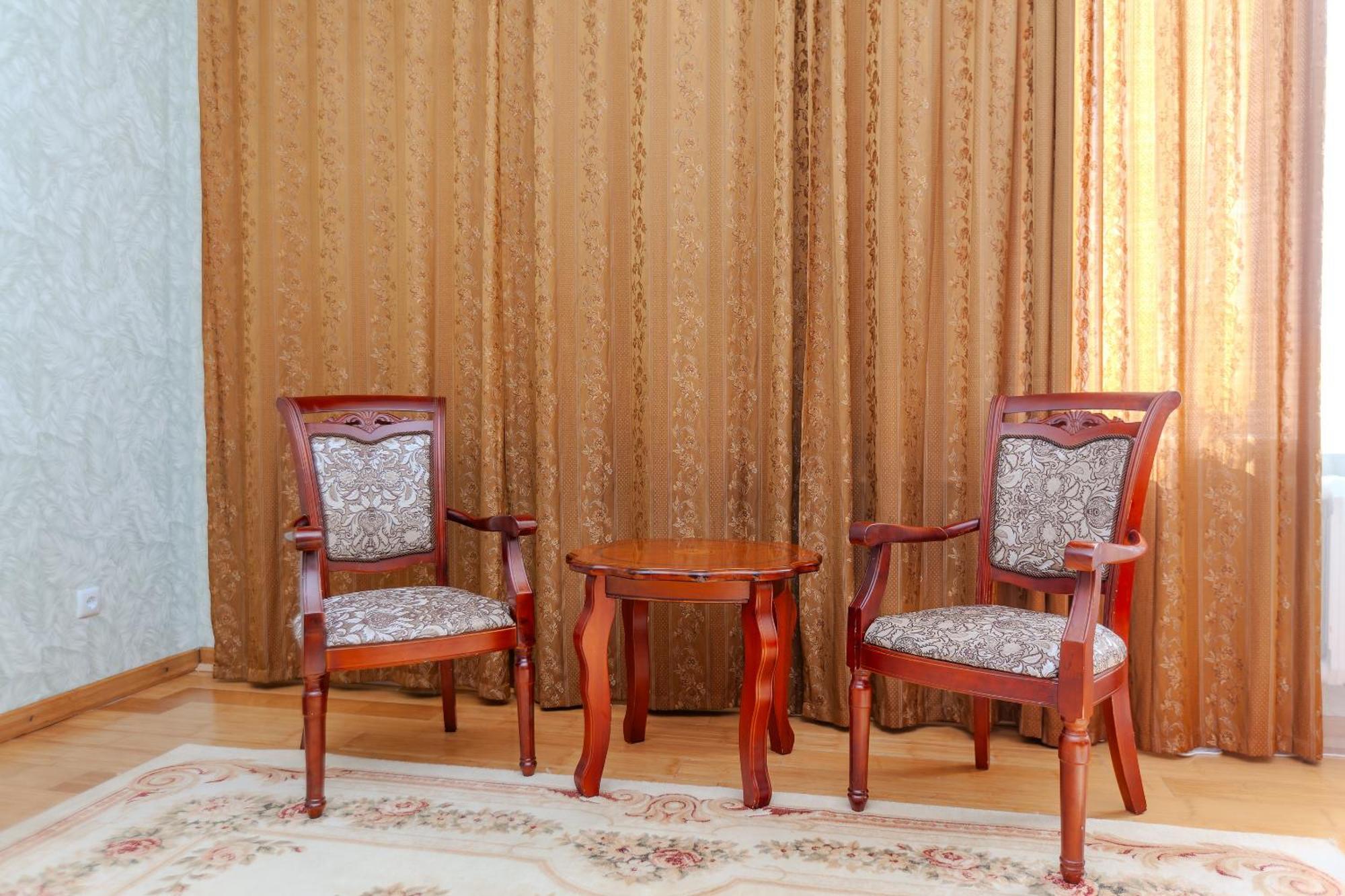 Respect Hotel Pavlodar Buitenkant foto