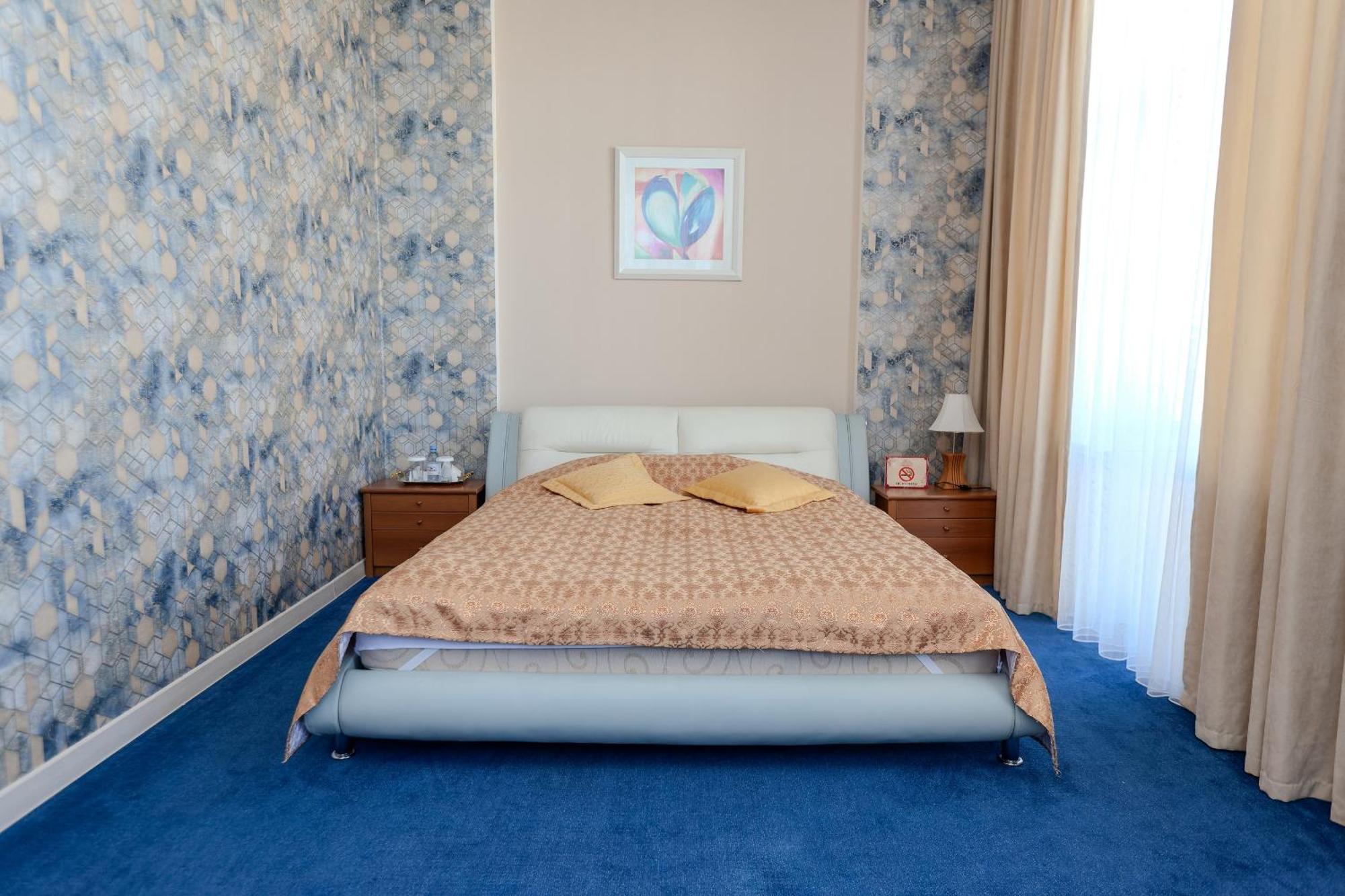 Respect Hotel Pavlodar Buitenkant foto