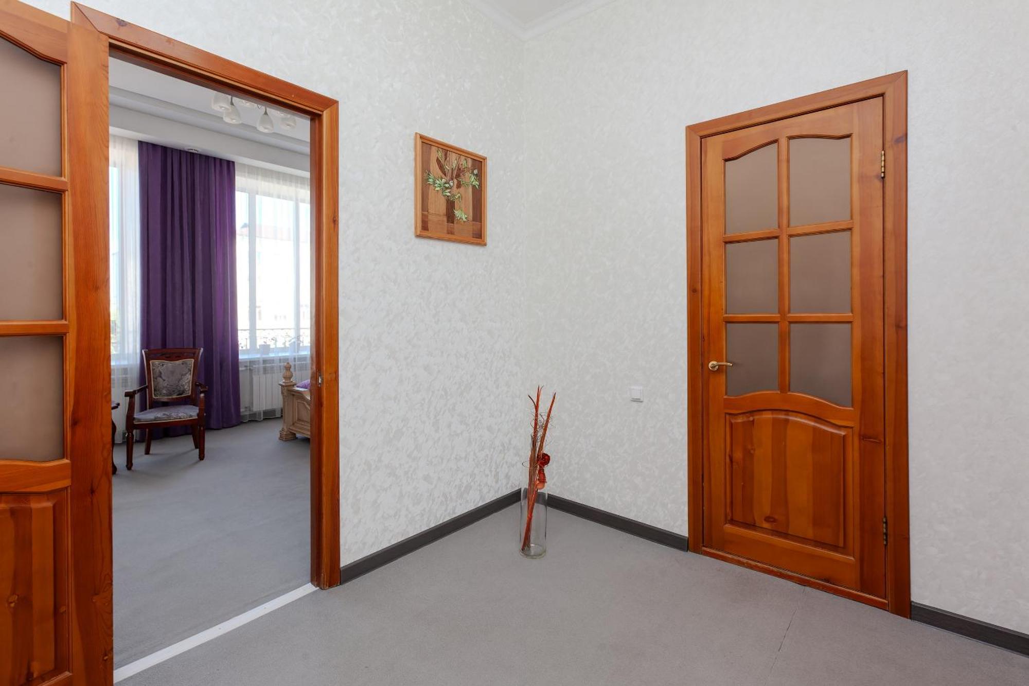 Respect Hotel Pavlodar Buitenkant foto