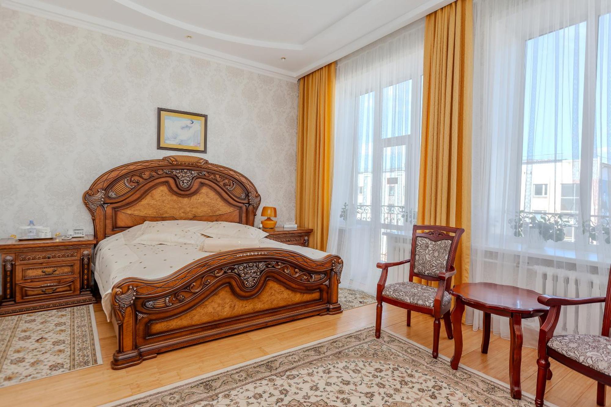 Respect Hotel Pavlodar Buitenkant foto