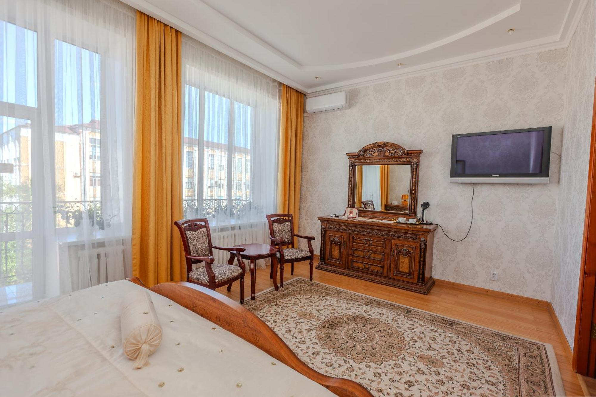 Respect Hotel Pavlodar Buitenkant foto