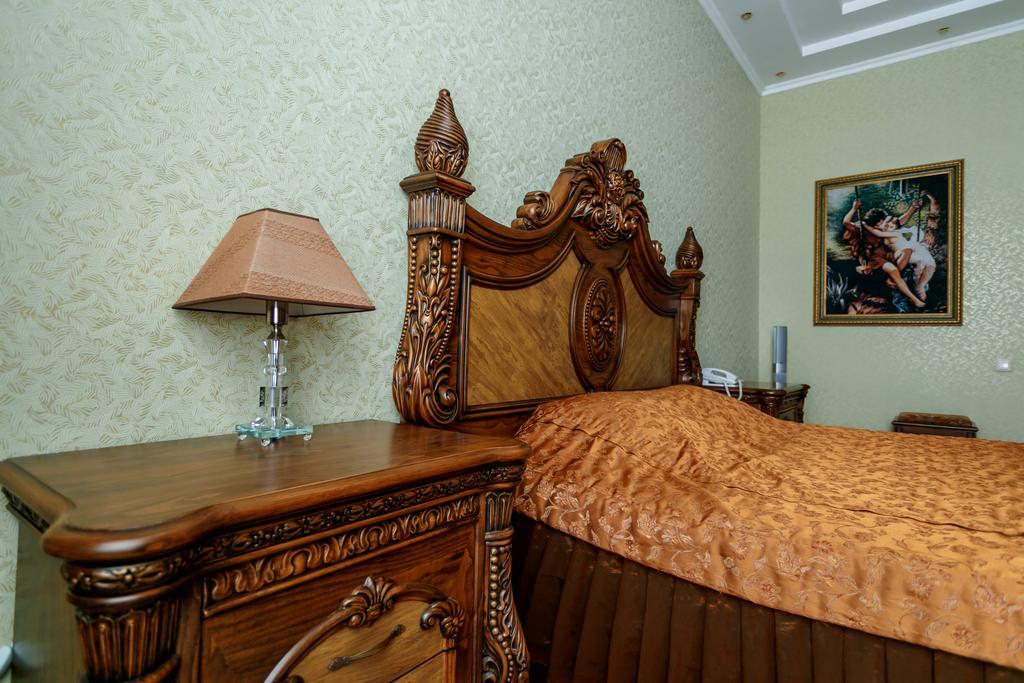 Respect Hotel Pavlodar Buitenkant foto
