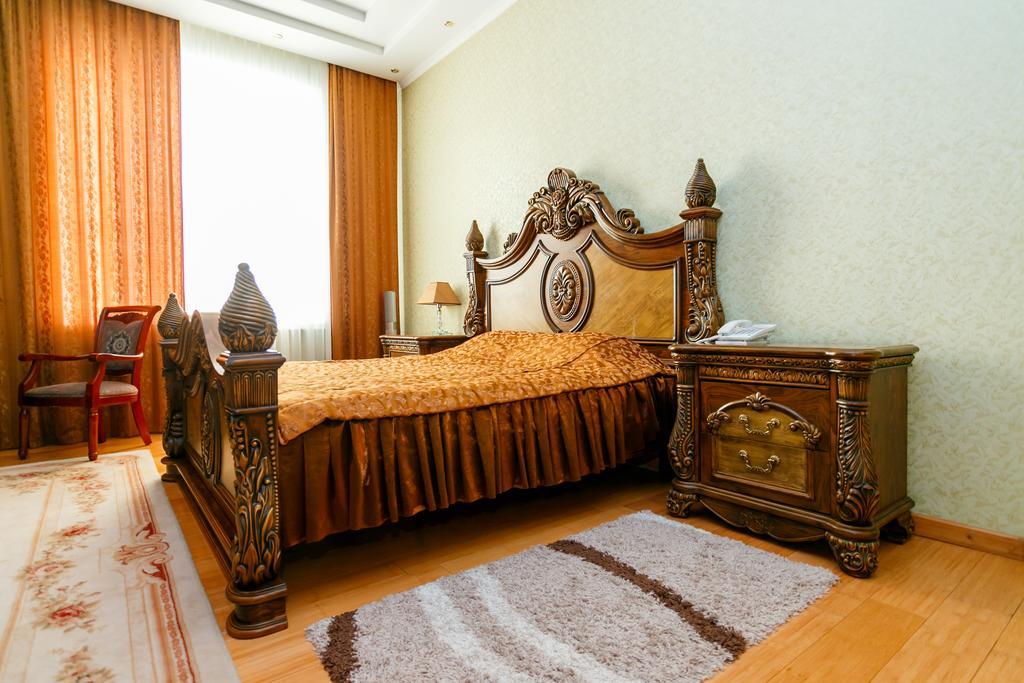 Respect Hotel Pavlodar Buitenkant foto