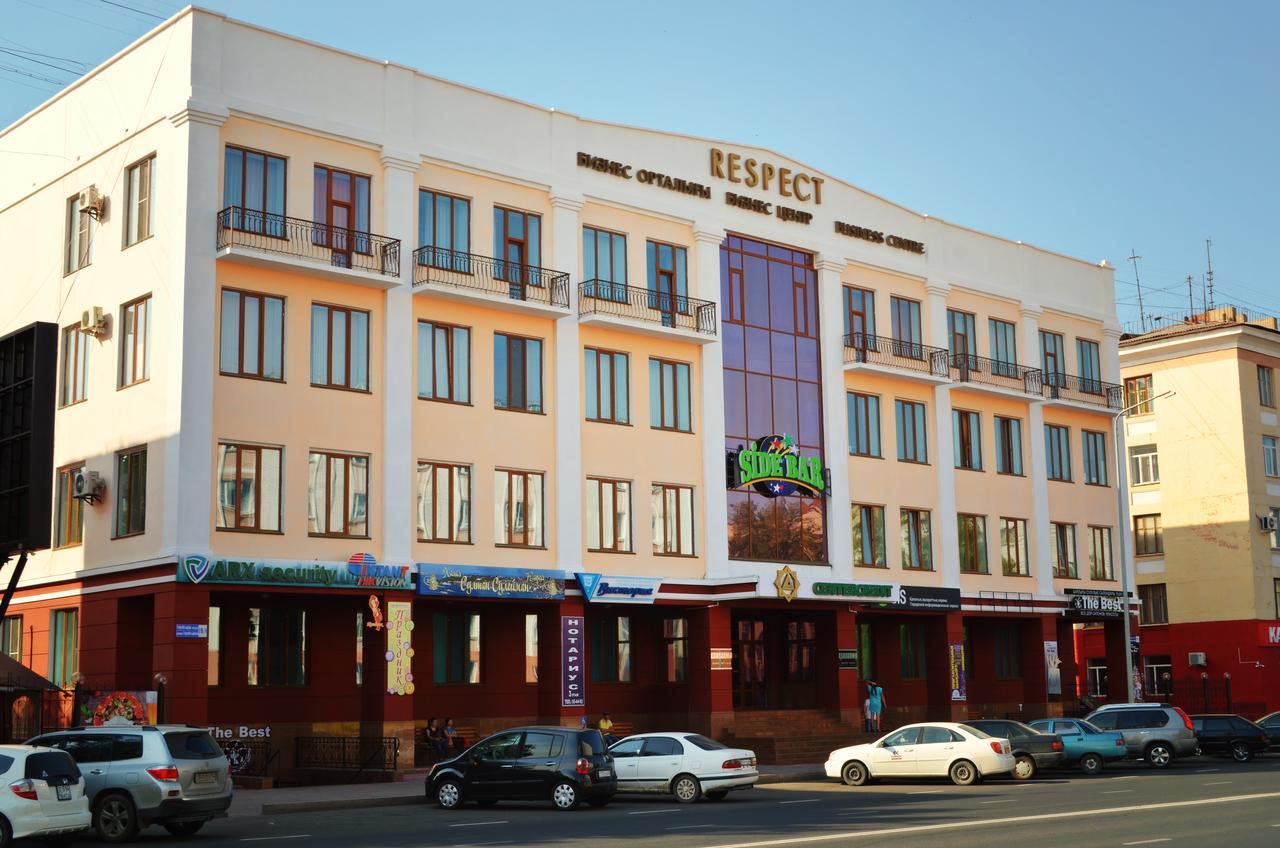 Respect Hotel Pavlodar Buitenkant foto
